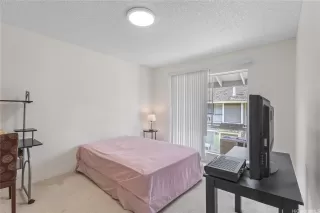 Photo #5: 202515346 Listing 