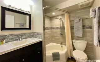 Photo #5: 202515414 Listing