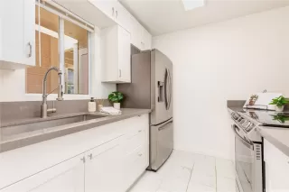 Photo #5: 202515596 Listing 