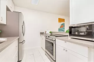 Photo #6: 202515596 Listing 