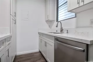 Photo #2: 202515686 Listing 