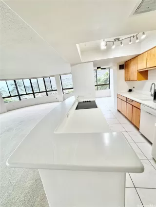 Photo #2: 202515759 Listing 