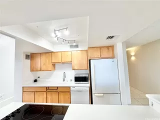 Photo #4: 202515759 Listing 