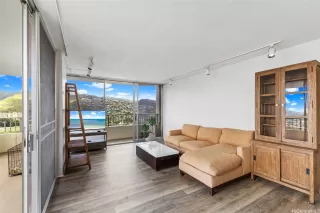 Photo #2: 202515760 Listing 