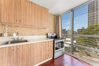 Photo #5: 202515814 Listing 