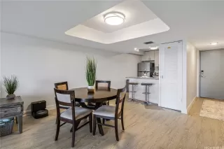 Photo #5: 202515866 Listing 