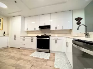 Photo #2: 202515869 Listing