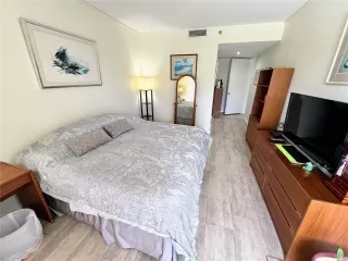 Photo #5: 202515869 Listing