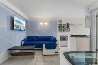 Photo #5: 202515879 Listing 