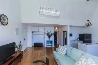 Photo #5: 202515901 Listing 