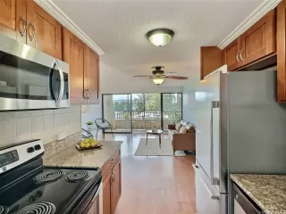 Photo #5: 202515994 Listing 