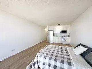 Photo #5: 202516009 Listing 