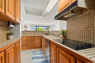 Photo #5: 202516012 Listing 