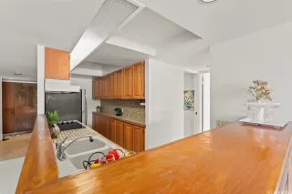 Photo #6: 202516012 Listing 