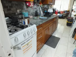 Photo #6: 202516038 Listing 