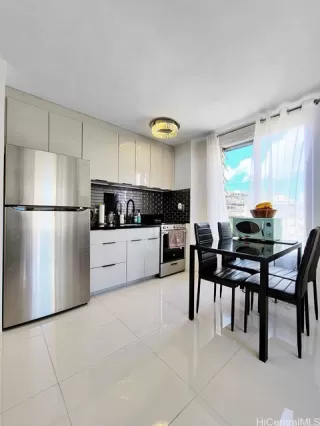 Photo #2: 202516044 Listing 