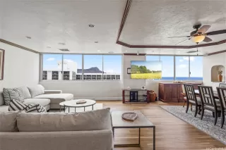 Photo #6: 202516069 Listing 