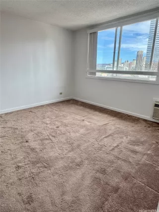 Photo #4: 202516074 Listing