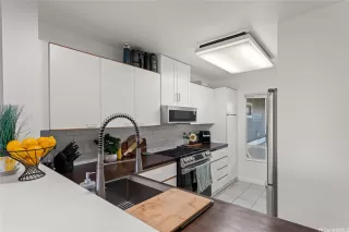 Photo #6: 202516078 Listing 