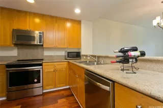 Photo #3: 202516084 Listing 