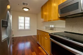 Photo #5: 202516084 Listing 