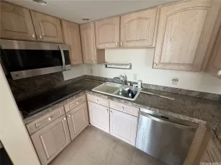 Photo #4: 202516089 Listing 