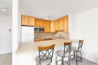 Photo #3: 202516093 Listing 