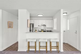 Photo #3: 202516100 Listing