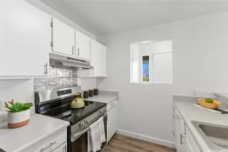 Photo #4: 202516100 Listing