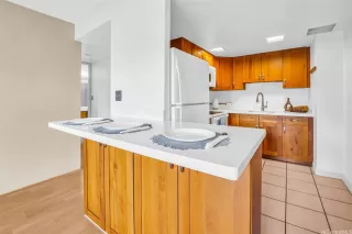 Photo #5: 202516123 Listing 