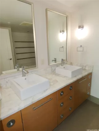 Photo #5: 202516127 Listing 