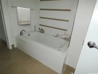 Photo #6: 202516127 Listing 