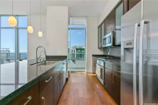 Photo #4: 202516133 Listing