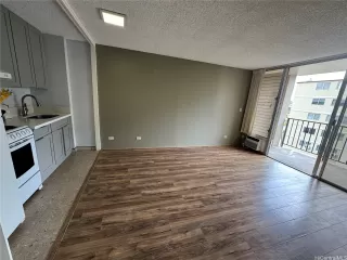 Photo #5: 202516144 Listing 