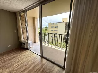 Photo #6: 202516144 Listing 