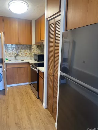 Photo #4: 202516153 Listing 