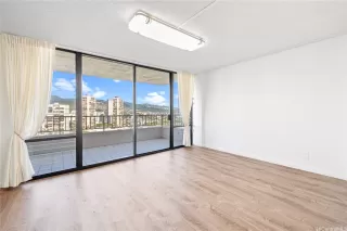 Photo #5: 202516159 Listing 