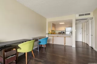 Photo #3: 202516168 Listing 