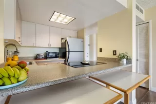 Photo #5: 202516168 Listing 