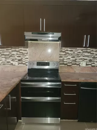 Photo #2: 202516175 Listing