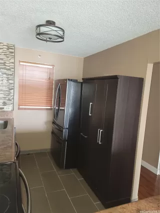 Photo #4: 202516175 Listing