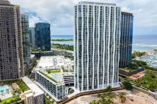 Photo #2: 202516211 Listing 