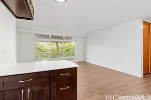 Photo #4: 202516230 Listing 