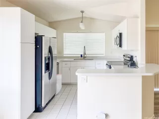 Photo #5: 202516297 Listing 