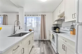 Photo #5: 202516378 Listing 