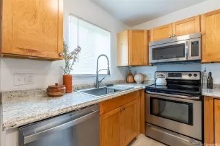 Photo #3: 202516400 Listing 