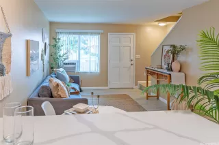 Photo #5: 202516400 Listing 