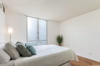 Photo #6: 202516401 Listing 