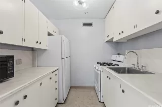 Photo #2: 202516404 Listing 