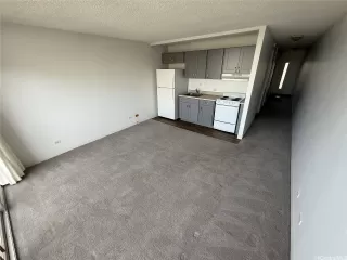 Photo #3: 202516410 Listing